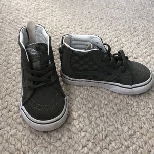 Boys toddler size 7 hightop Vans!
